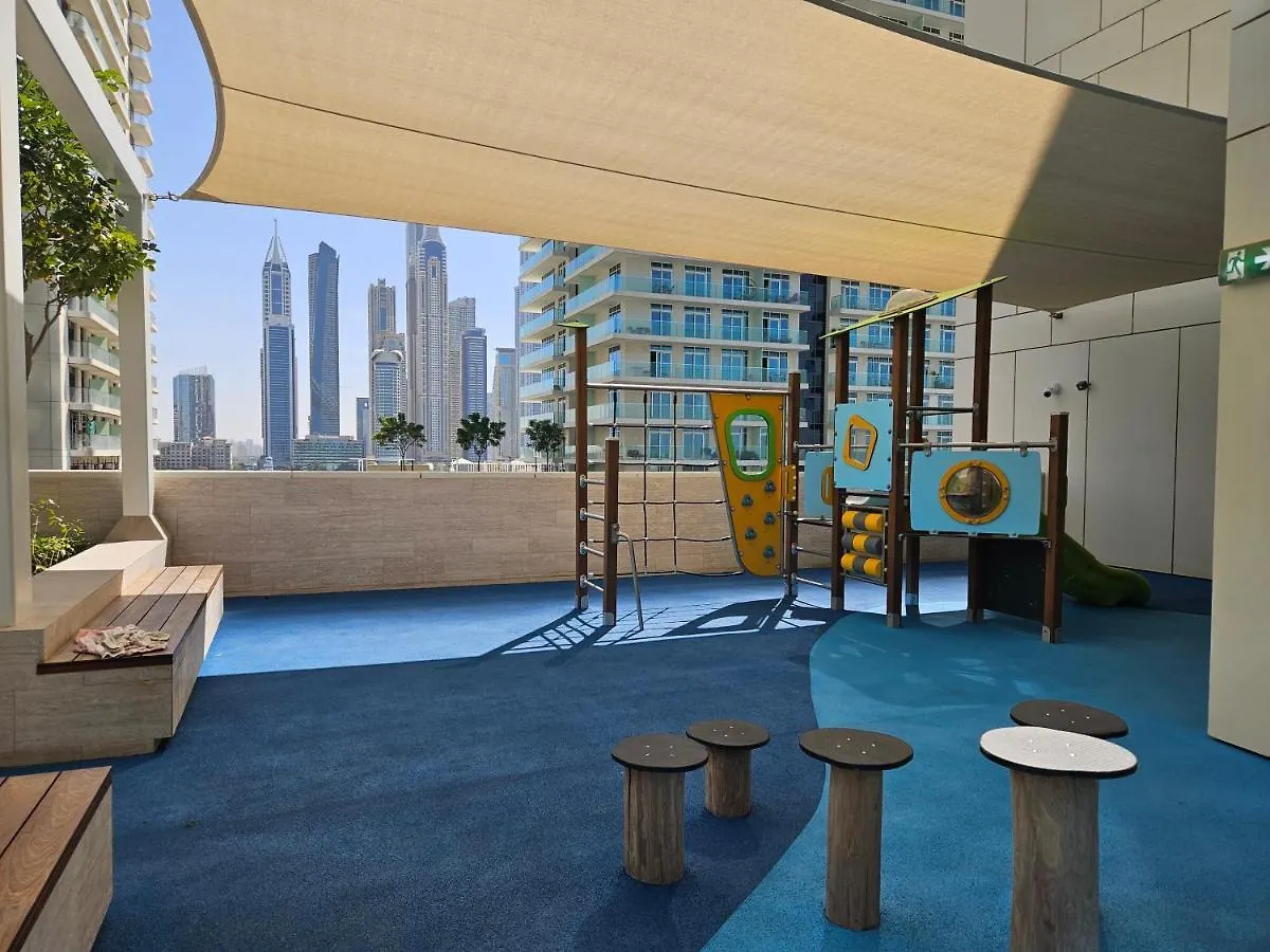 Vacay Lettings - Private Beach Access -Emaar Beachfront Dubai 0*,